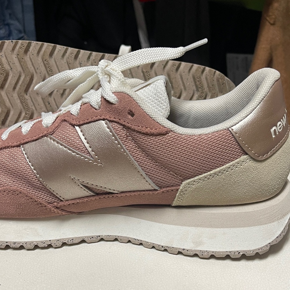 New Balance 237 Women's Rose and Beige Sneakers 8.5 - Picture 6 of 7